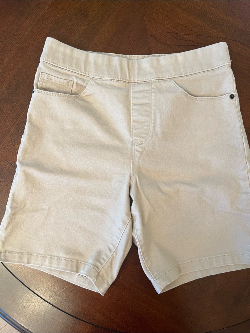 DKNY Jeans Pull on shorts